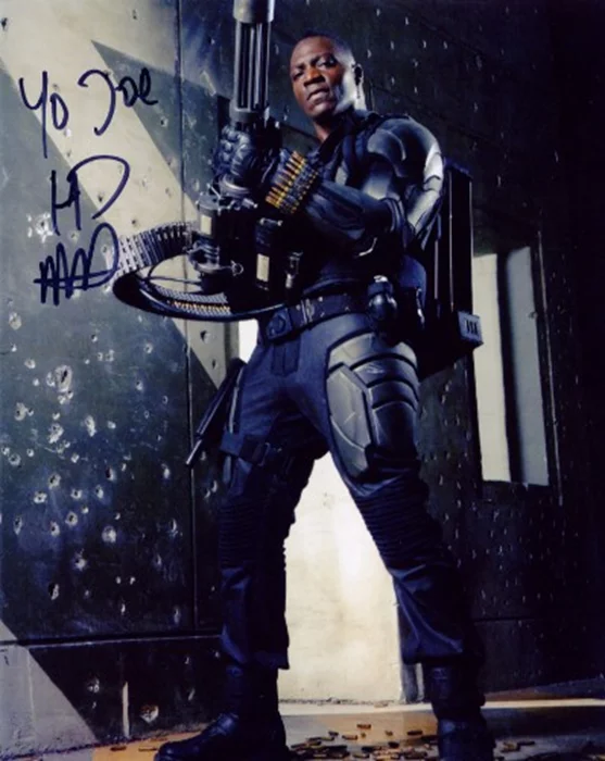 Adewale Akinnuoye-Agbaje autograph