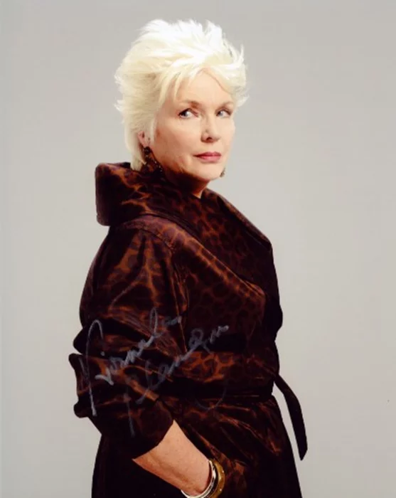 Fionnula Flanagan autograph