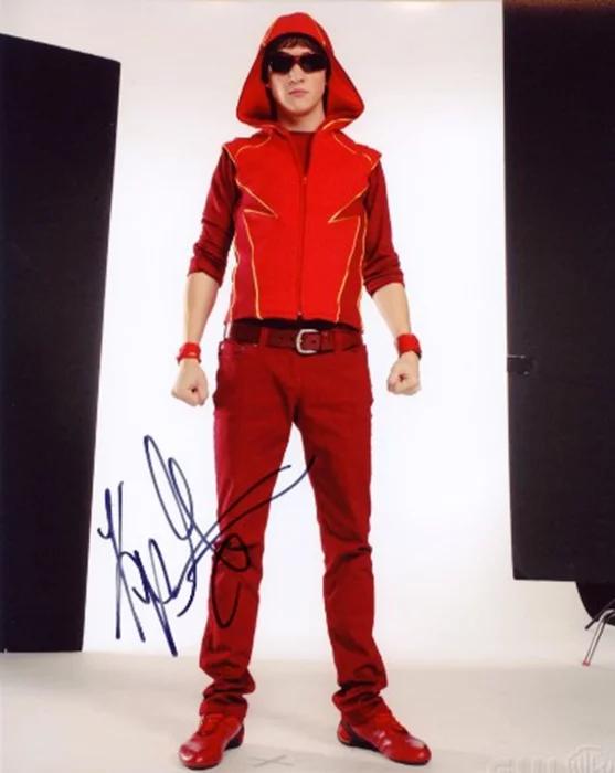 Kyle Gallner autograph