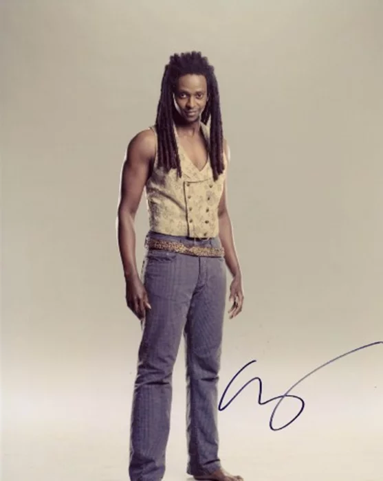 Edi Gathegi autograph
