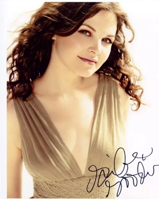 Ginnifer Goodwin autograph