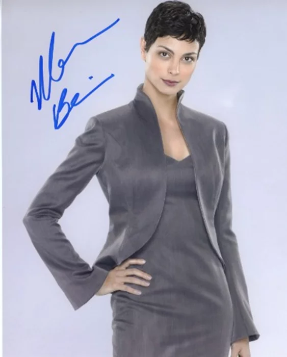 Morena Baccarin autograph