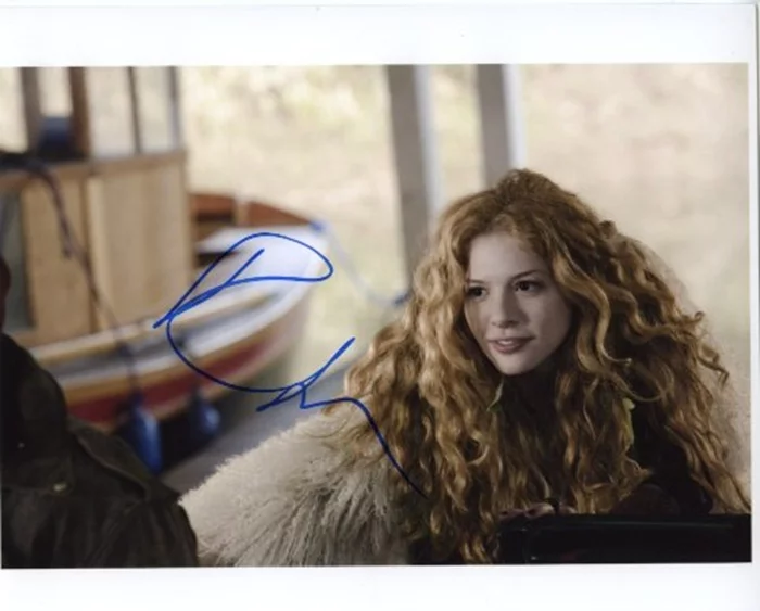 Rachelle Lefevre autograph