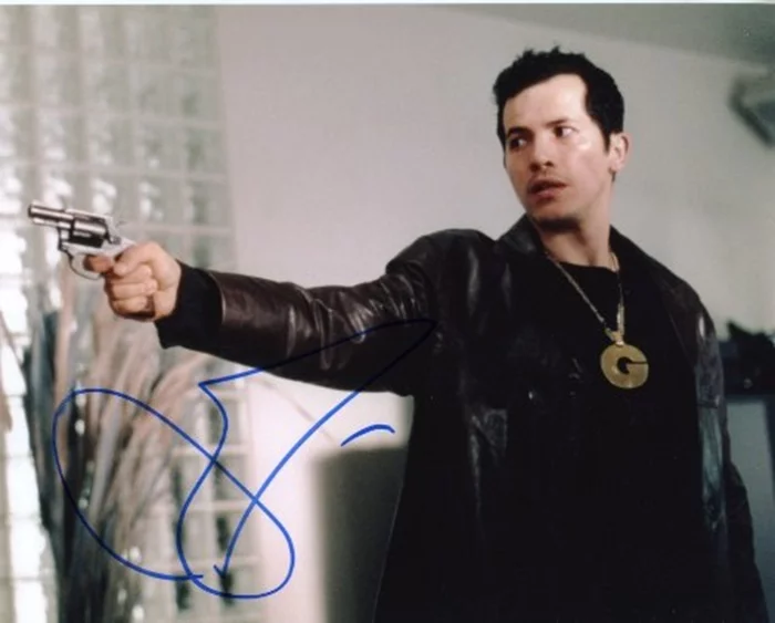 John Leguizamo autograph