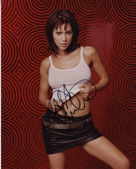 Alyssa Milano autograph