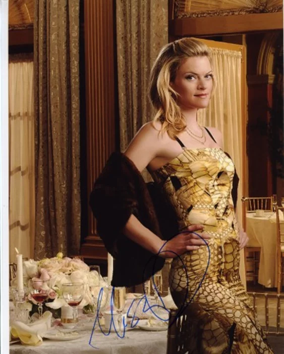 Missi Pyle autograph