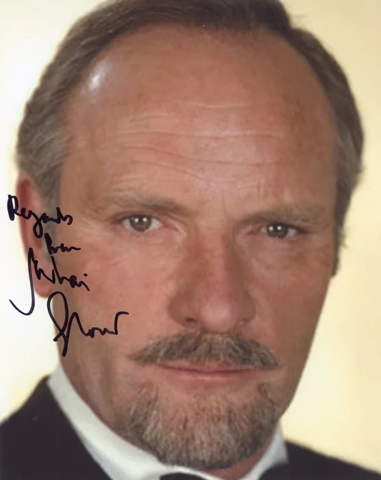 Julian Glover autograph