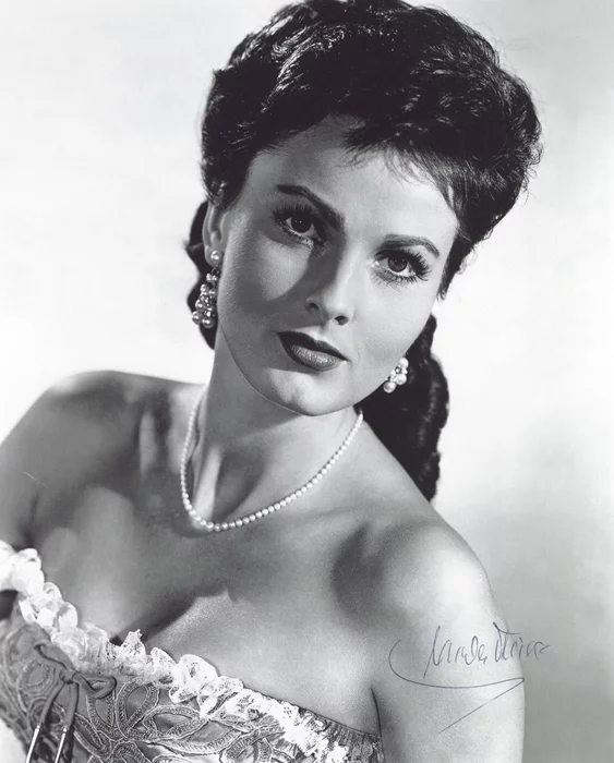 Ursula Thiess autograph