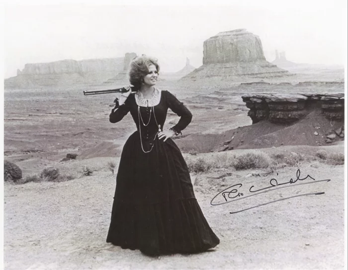 Claudia Cardinale autograph