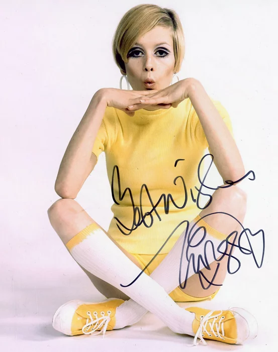 Twiggy Lawson autograph