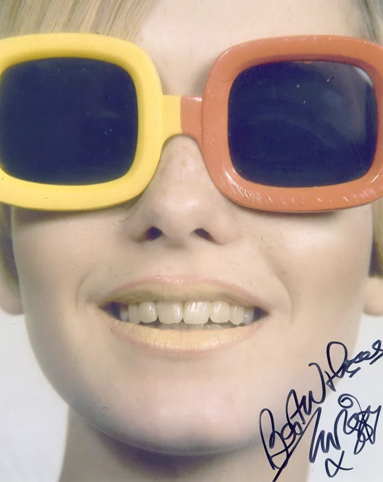 Twiggy Lawson autograph