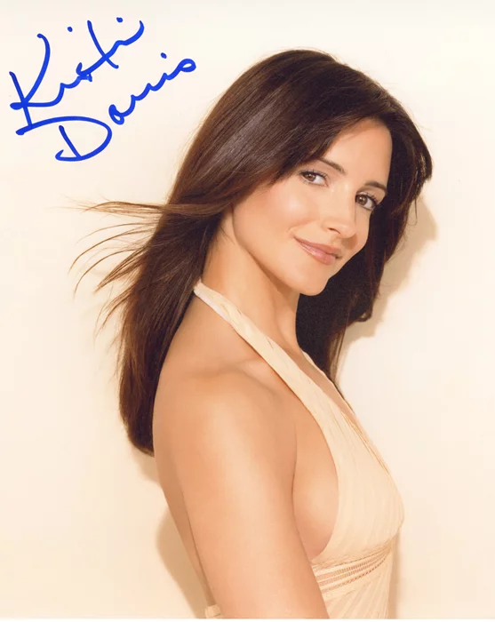 Kristin Davis autograph