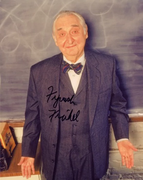 Fyvush Finkel autograph