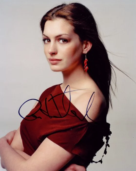 Anne Hathaway autograph