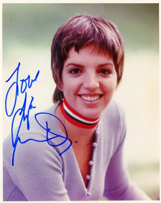 Liza Minnelli autograph