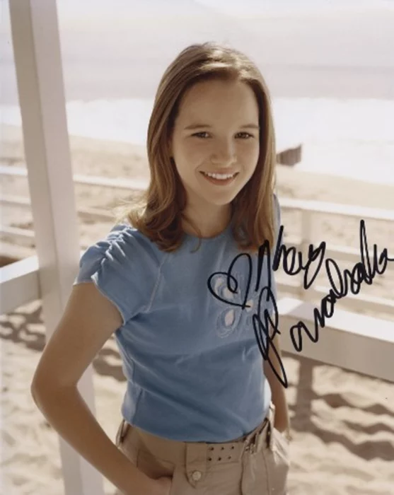 Kay Panabaker autograph