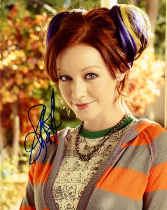 Lindy Booth autograph