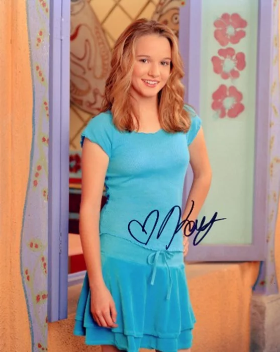 Kay Panabaker autograph