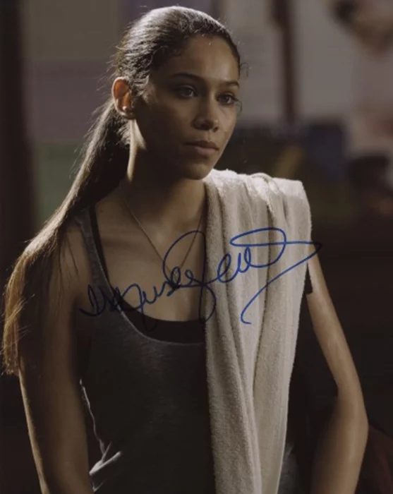 Kristy Flores autograph