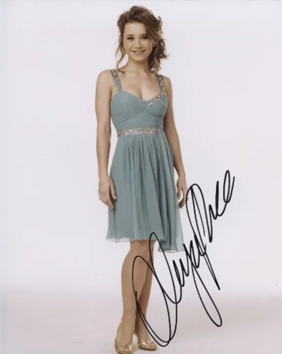 Olesya Rulin autograph