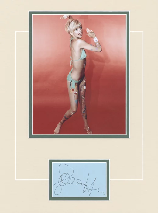 Goldie Hawn autograph