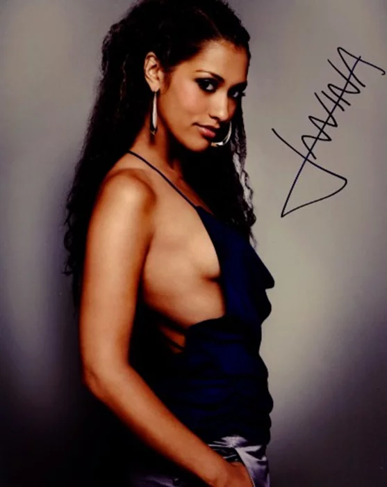Janina Gavankar autograph