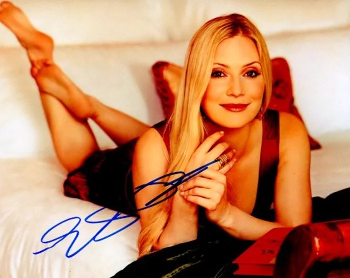 Emily Procter autograph