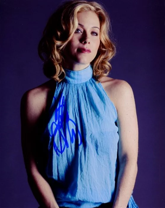 Christina Applegate autograph