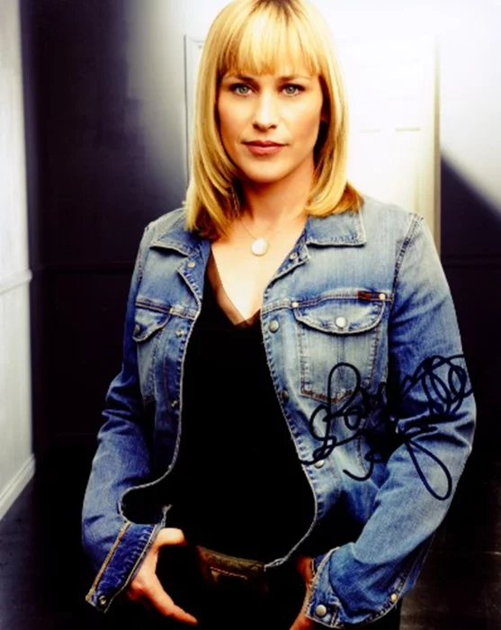 Patricia Arquette autograph