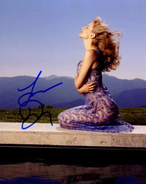 Laura Dern autograph