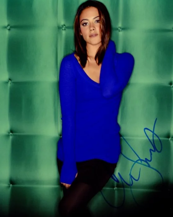 Camille Guaty autograph