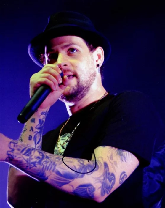 Joel Madden autograph