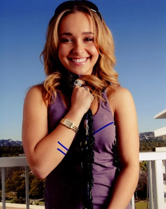 Hayden Panettiere autograph