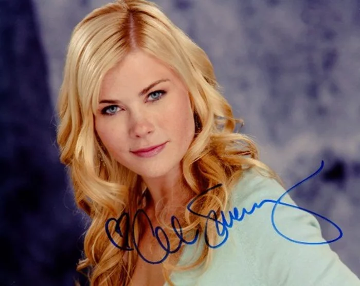 Alison Sweeney autograph