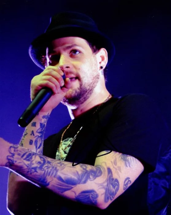 Joel Madden autograph