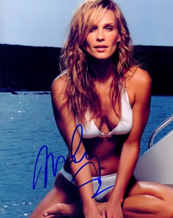 Molly Sims autograph
