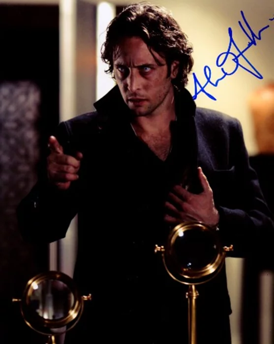 Alex O'Loughlin autograph