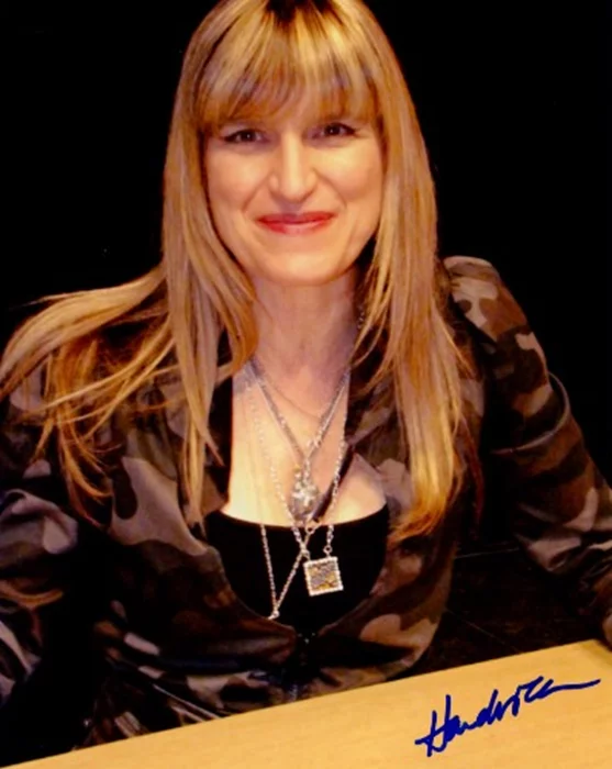 Catherine Hardwicke autograph