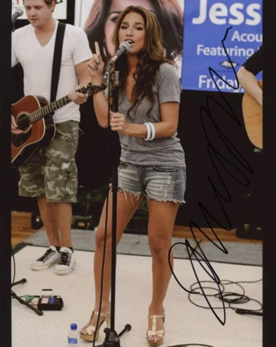 Jessie James autograph