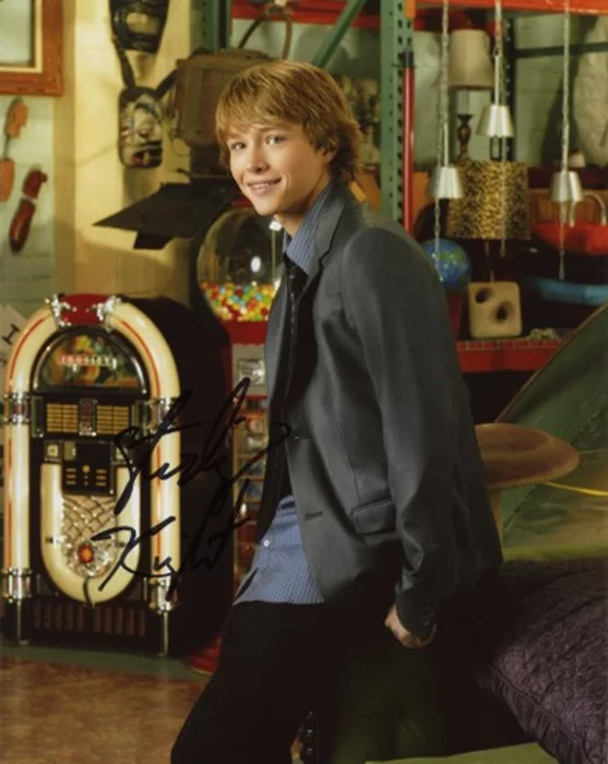 Sterling Knight autograph