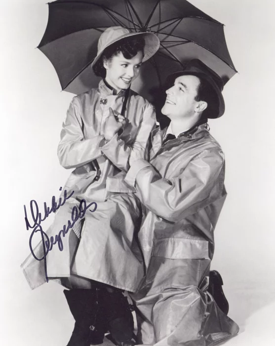 Debbie Reynolds autograph
