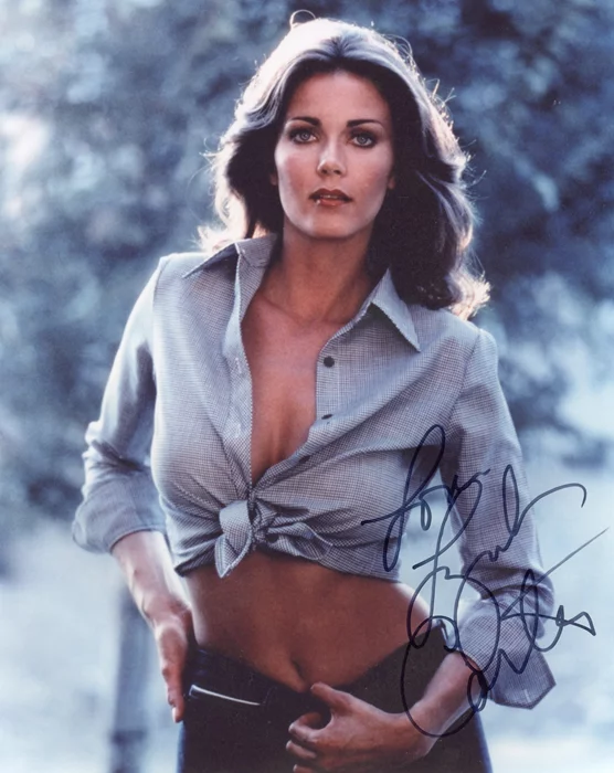 Lynda Carter autograph