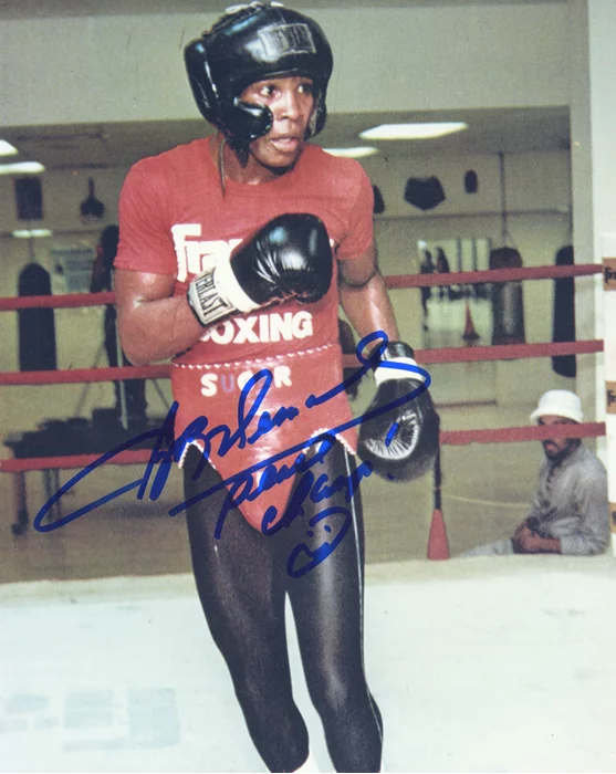 Sugar Ray Leonard autograph