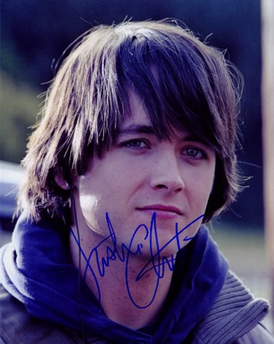 Justin Chatwin autograph