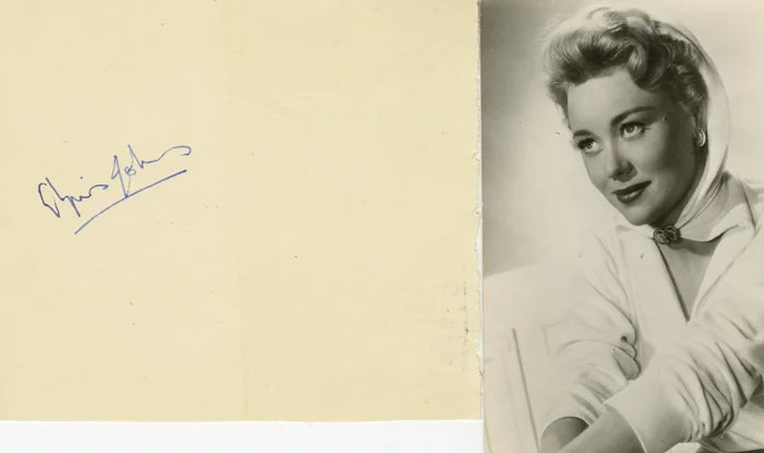 Glynis Johns autograph