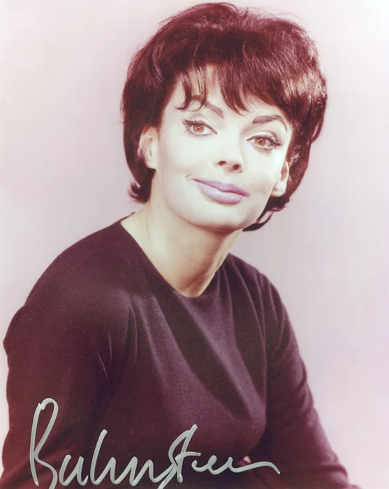 Barbara Steele autograph