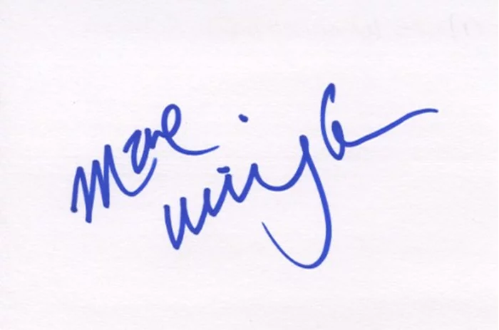 Mare Winningham autograph
