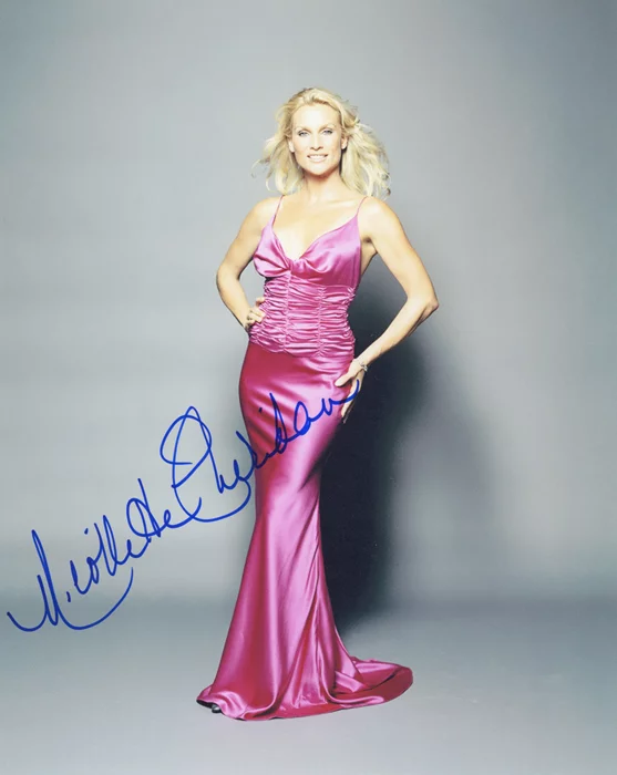 Nicollette Sheridan autograph