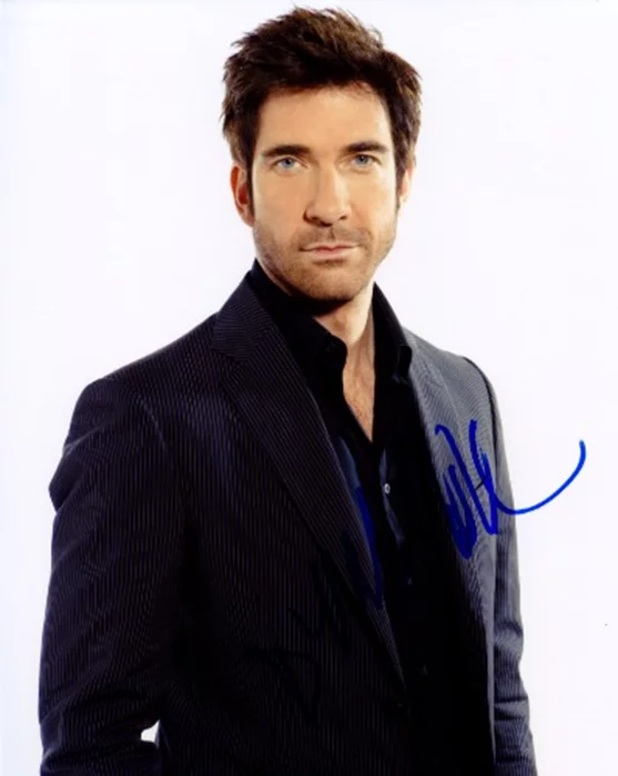 Dylan McDermott autograph