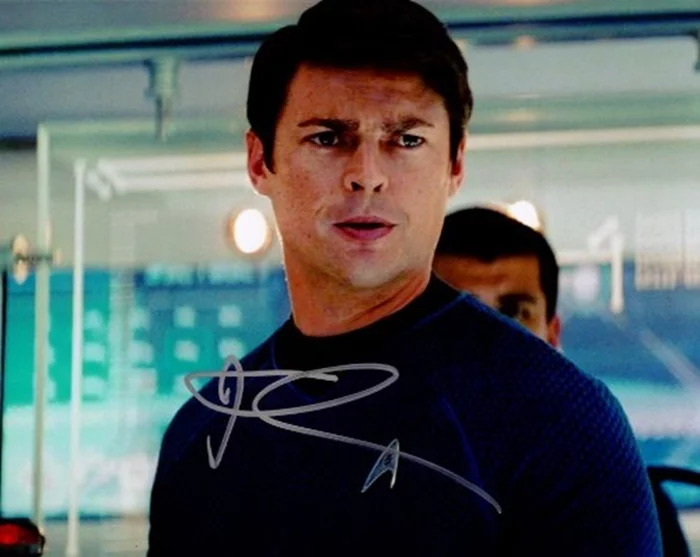 Karl Urban autograph